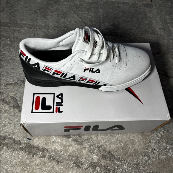 Men’s fila sneakers size 11.5 - Picture 1 of 5